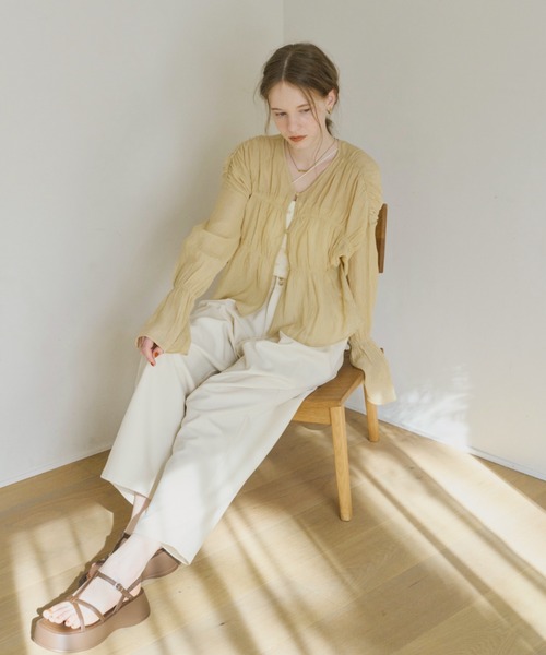 OLUN(オルン)の「2way sheer cardigan/2wayデザインシアーカーディガン(カーディガン/ボレロ・レディース・グリーン/ベージュ/ブラック/アイボリー・FREE)」の12枚目の写真