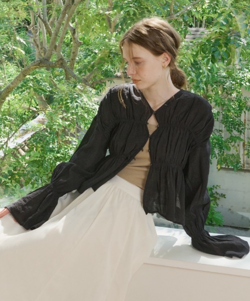 OLUN(オルン)の「2way sheer cardigan/2wayデザインシアーカーディガン(カーディガン/ボレロ・レディース・グリーン/ベージュ/ブラック/アイボリー・FREE)」の13枚目の写真
