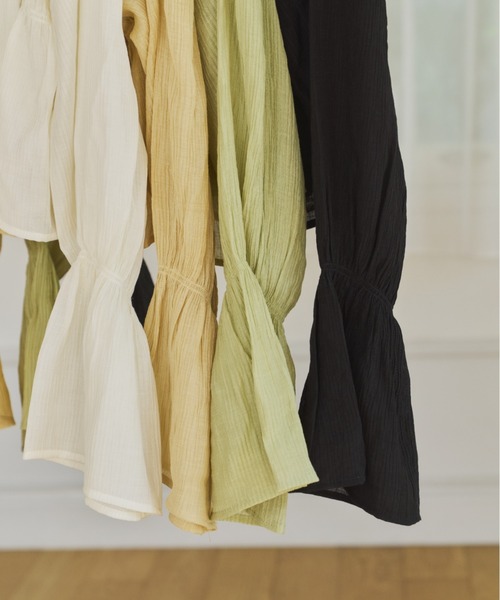 OLUN(オルン)の「2way sheer cardigan/2wayデザインシアーカーディガン(カーディガン/ボレロ・レディース・グリーン/ベージュ/ブラック/アイボリー・FREE)」の6枚目の写真