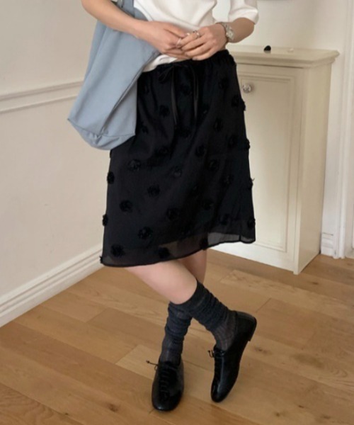 FAVORITO(ファヴォリート)の「リボンフラワースカート(スカート・レディース・ホワイト/ブラック・F)」の12枚目の写真