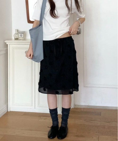 FAVORITO(ファヴォリート)の「リボンフラワースカート(スカート・レディース・ホワイト/ブラック・F)」の17枚目の写真
