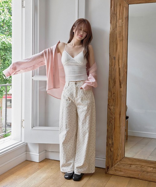 UNE MANSION(ユヌマンション)の「花柄ラブリーワイドストレートデニムパンツ(デニムパンツ・レディース・アイボリー・SMALL/MEDIUM/LARGE)」の9枚目の写真