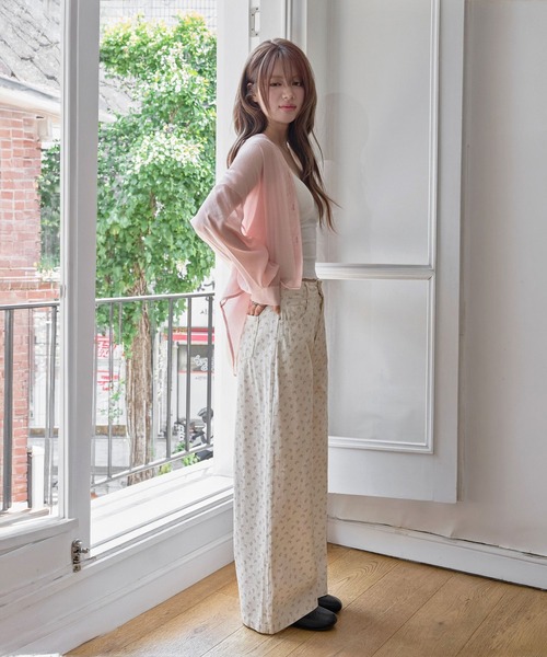 UNE MANSION(ユヌマンション)の「花柄ラブリーワイドストレートデニムパンツ(デニムパンツ・レディース・アイボリー・SMALL/MEDIUM/LARGE)」の11枚目の写真