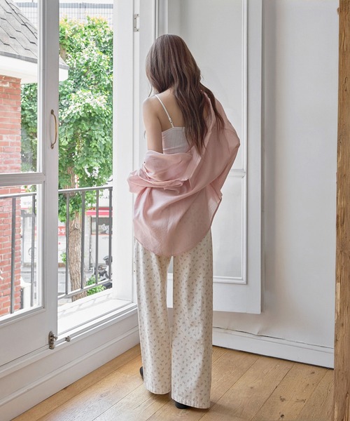 UNE MANSION(ユヌマンション)の「花柄ラブリーワイドストレートデニムパンツ(デニムパンツ・レディース・アイボリー・SMALL/MEDIUM/LARGE)」の13枚目の写真
