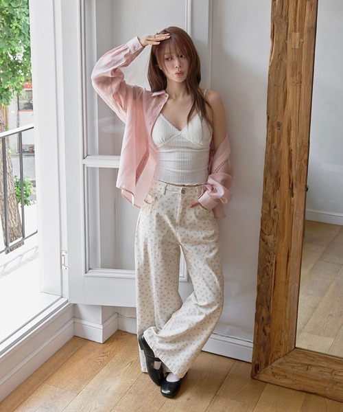 UNE MANSION(ユヌマンション)の「花柄ラブリーワイドストレートデニムパンツ(デニムパンツ・レディース・アイボリー・SMALL/MEDIUM/LARGE)」の14枚目の写真