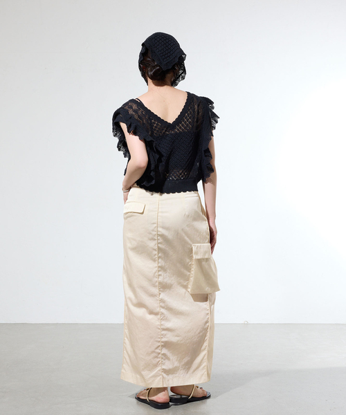IENA(イエナ)の「《一部店舗限定》サテンカーゴポケットスカート(スカート・レディース・ブラック/ホワイト・38/36)」の18枚目の写真