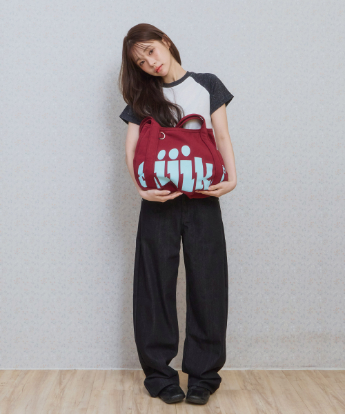 KIJIKO(キジコ)の「ke612c. Semi curved denim pants(デニムパンツ・レディース・ブルー系その他・SMALL/MEDIUM)」の4枚目の写真