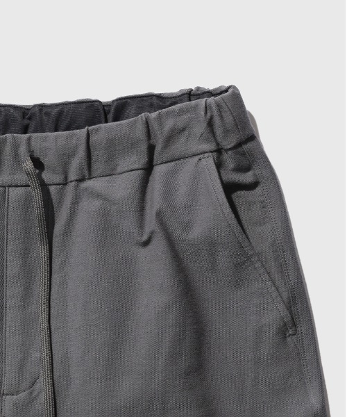 ADAM ET ROPE'(アダムエロペ)の「【MINUS】イージーショートパンツ / 接触冷感 / 遮熱 / UVカット / 吸水拡散(その他パンツ・メンズ・ネイビー/チャコールグレー/ブラック・L/M)」の6枚目の写真