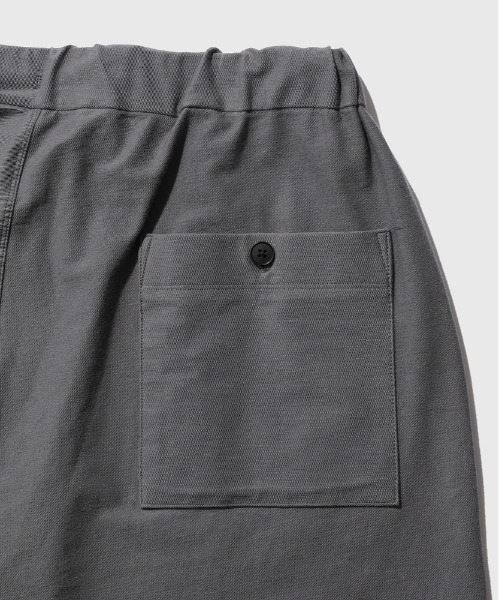 ADAM ET ROPE'(アダムエロペ)の「【MINUS】イージーショートパンツ / 接触冷感 / 遮熱 / UVカット / 吸水拡散(その他パンツ・メンズ・ネイビー/チャコールグレー/ブラック・L/M)」の10枚目の写真