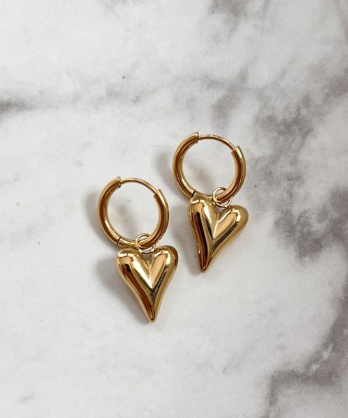 yu-ka(ユーカ)の「YU-KA:ハートドロップフープピアス Heart Drop Hoop Earrings(ピアス(両耳用)・レディース・ゴールド・FREE)」の1枚目の写真