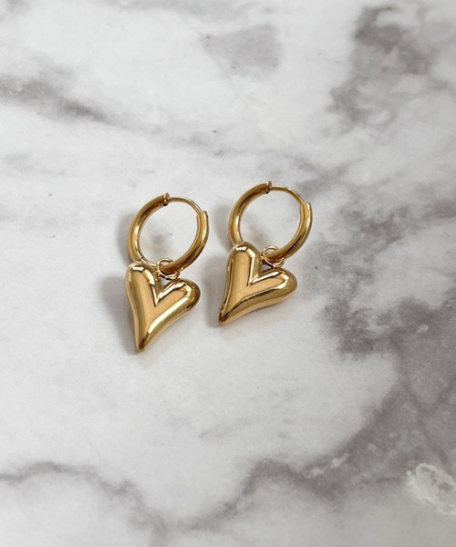 yu-ka(ユーカ)の「YU-KA:ハートドロップフープピアス Heart Drop Hoop Earrings(ピアス(両耳用)・レディース・ゴールド・FREE)」の3枚目の写真