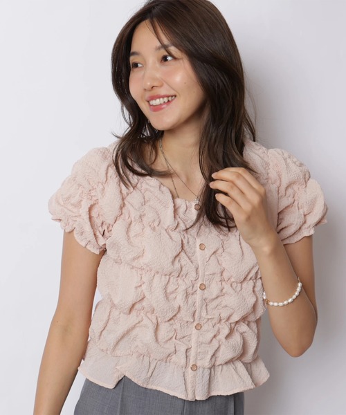 JUSGLITTY(ジャスグリッティー)の「パフシャーリングブラウス(シャツ/ブラウス・レディース・ピンク系その他5・2)」の1枚目の写真