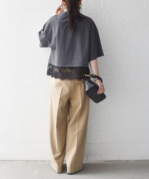 SHIPS any(シップス エニィ)の「SHIPS any:〈洗濯機可能〉ジップ レース ヘム ハーフスリーブ TEE(Tシャツ/カットソー・レディース・ホワイト/ブラック/ベージュ/ホワイト系その他/ベージュ系その他/ブラック系その他/チャコールグレー・ONE SIZE)」の8枚目の写真