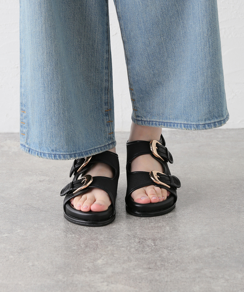 B.C STOCK(ベーセーストック)の「ダブルベルトバックルサンダル(サンダル・レディース・ベージュ/ブラック・SMALL/LARGE/MEDIUM)」の11枚目の写真