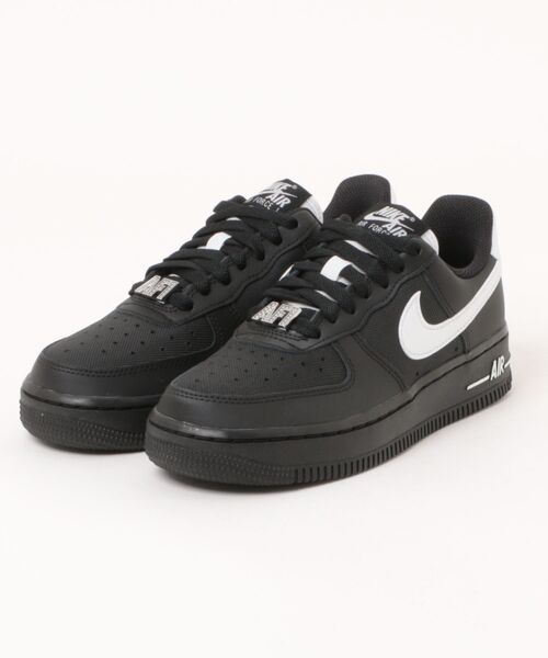 NIKE(ナイキ)の「NIKE ナイキ W AIR FORCE 1 '07 SE HRDWR ウィメンズ エア フォース 1 '07 SE HRDWR WIV4721 001BLACK/WHITE(スニーカー・メンズ・ブラック・29.0cm/28.5cm/28.0cm/27.5cm/27.0cm/26.5cm/26.0cm/25.5cm/25.0cm/24.5cm/24.0cm/23.5cm/23.0cm/22.5cm)」の1枚目の写真