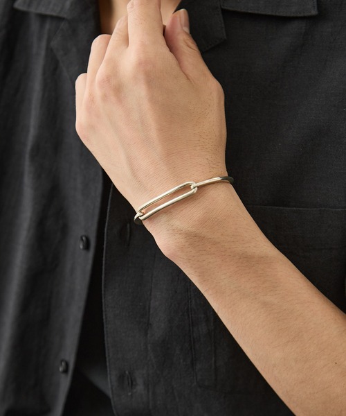 GARNI(ガルニ)の「【GARNI/ガルニ】Wire Carabiner Bracelet(ブレスレット・メンズ・シルバー・FREE)」の2枚目の写真