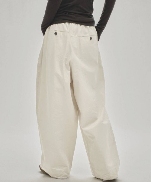 TODAYFUL（トゥデイフル）の「[TODAYFUL/トゥデイフル] イージーチノパンツ（チノパンツ・レディース・キナリ/ボルドー・36）」の4枚目の写真