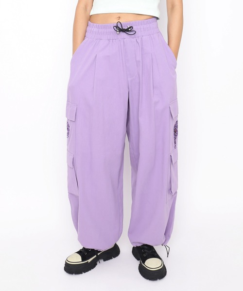 PUNYUS(プニュズ)の「【NEW SIZE】パンサー刺繍ワイドカーゴパンツ(カーゴパンツ・レディース・ブラック/ピンク/レッド/パープル・2/1/5/4/3)」の3枚目の写真