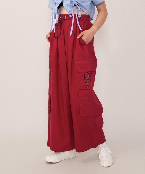 PUNYUS(プニュズ)の「【NEW SIZE】パンサー刺繍ワイドカーゴパンツ(カーゴパンツ・レディース・ブラック/ピンク/レッド/パープル・2/1/5/4/3)」の9枚目の写真