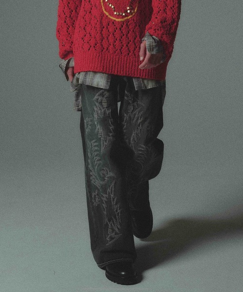 amok(アモク)の「EMBROIDERY DENIM PANTS(デニムパンツ・メンズ・ブラック/インディゴブルー・M/L/S)」の2枚目の写真