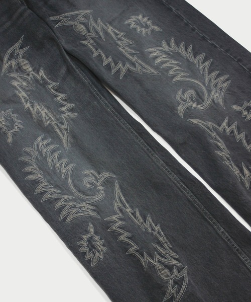 amok(アモク)の「EMBROIDERY DENIM PANTS(デニムパンツ・メンズ・ブラック/インディゴブルー・M/L/S)」の12枚目の写真