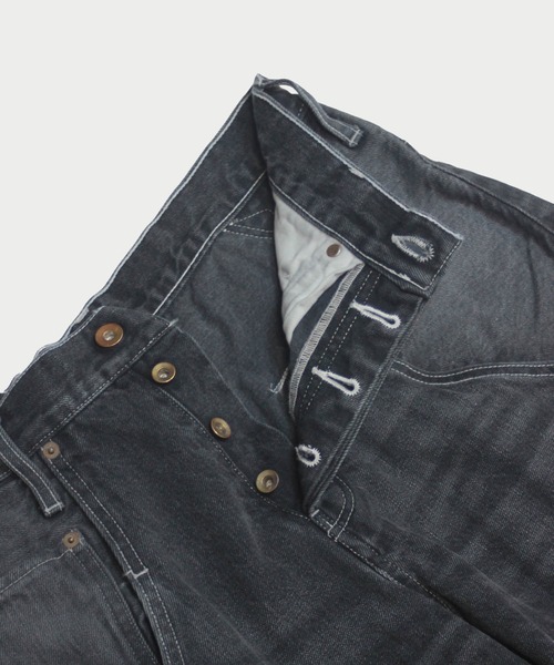 amok(アモク)の「EMBROIDERY DENIM PANTS(デニムパンツ・メンズ・ブラック/インディゴブルー・M/L/S)」の11枚目の写真