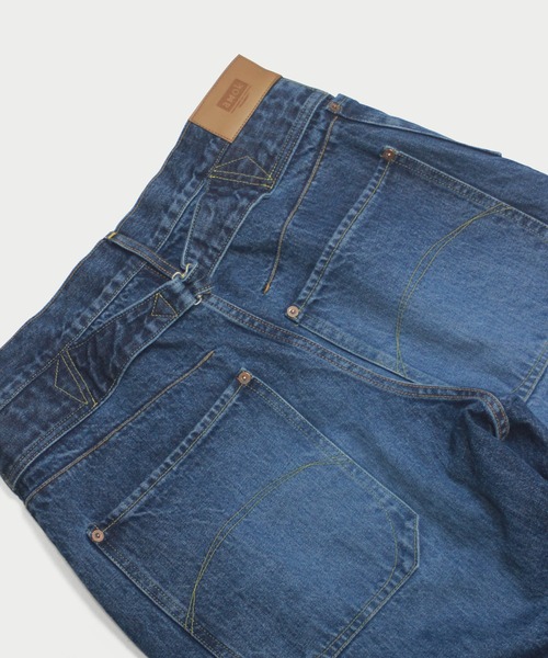 amok(アモク)の「EMBROIDERY DENIM PANTS(デニムパンツ・メンズ・ブラック/インディゴブルー・M/L/S)」の4枚目の写真