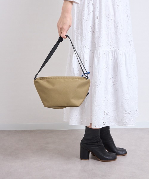 Magine(マージン)の「【SELECT】EM : ショルダー 撥水 軽量|デックショルダー(ショルダーバッグ・レディース・ブラック/グレー/キャメル・FREE)」の3枚目の写真