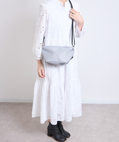 Magine(マージン)の「【SELECT】EM : ショルダー 撥水 軽量|デックショルダー(ショルダーバッグ・レディース・ブラック/グレー/キャメル・FREE)」の2枚目の写真