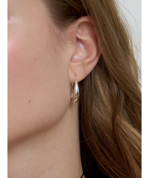 LOVE ME MONSTER(ラブミーモンスター)の「Slim Leaf Earrings (L262MER060)(ピアス(両耳用)・レディース・シルバー/ゴールド・FREE)」の6枚目の写真