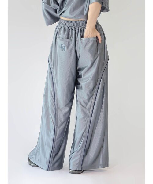 :ETHROF(イーサオブ)の「PIPING LINE SLIT SATIN PANTS(その他パンツ・レディース・シルバー/ブラック・MEDIUM)」の7枚目の写真