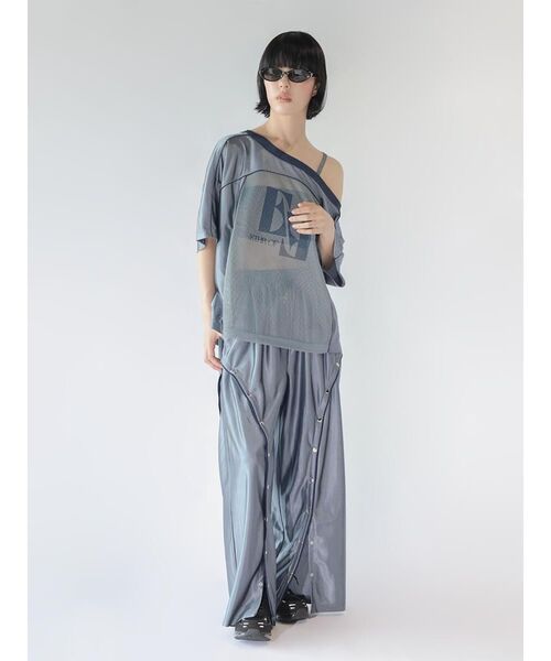 :ETHROF(イーサオブ)の「PIPING LINE SLIT SATIN PANTS(その他パンツ・レディース・シルバー/ブラック・MEDIUM)」の8枚目の写真