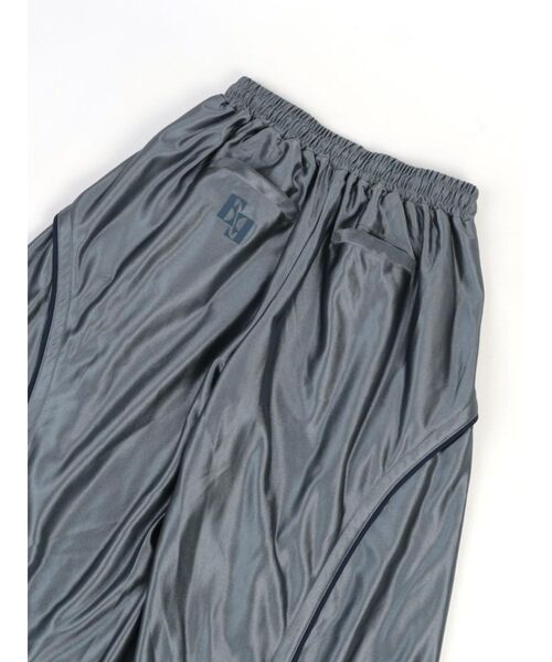:ETHROF(イーサオブ)の「PIPING LINE SLIT SATIN PANTS(その他パンツ・レディース・シルバー/ブラック・MEDIUM)」の17枚目の写真