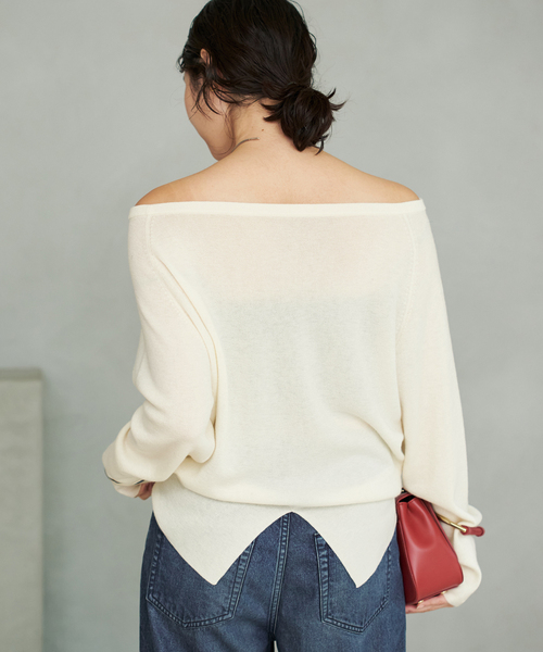 plage(プラージュ)の「《追加》Off shoulder slit ニット 4(ニット/セーター・レディース・グレー/ベージュ/レッド/ホワイト・FREE)」の5枚目の写真