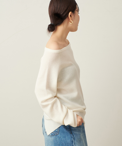 plage(プラージュ)の「《追加》Off shoulder slit ニット 4(ニット/セーター・レディース・グレー/ベージュ/レッド/ホワイト・FREE)」の11枚目の写真