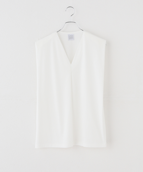 IENA(イエナ)の「GGG/ジージージー STRUCTED SHOULDER N SLEEVE カットソー 02-01-1956(Tシャツ/カットソー・レディース・ブラック/ホワイト・FREE)」の2枚目の写真