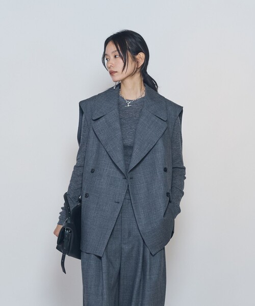 1er Arrondissement(プルミエアロンディスモン)の「ウールツイル ダブルブレストジレ(ベスト・レディース・チャコールグレー・38/36)」の1枚目の写真