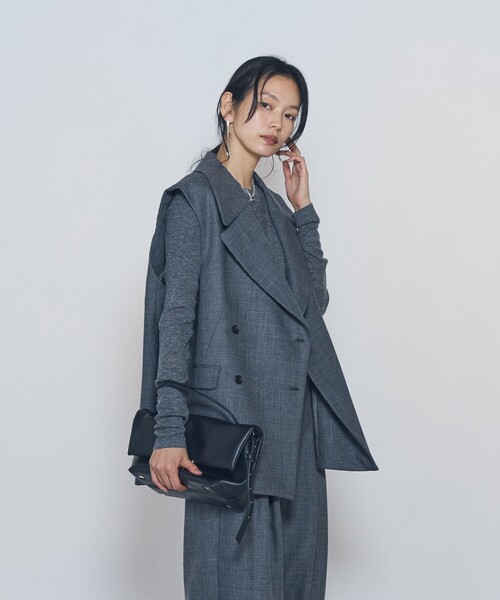 1er Arrondissement(プルミエアロンディスモン)の「ウールツイル ダブルブレストジレ(ベスト・レディース・チャコールグレー・38/36)」の2枚目の写真