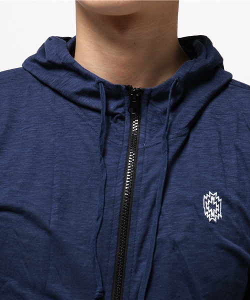 VENCEEXCHANGE（ヴァンスエクスチェンジ）の「スラブオルテガ刺繍パーカー          （パーカー・メンズ・ネイビー/オリーブ/ピンク・LARGE/MEDIUM）」の8枚目の写真