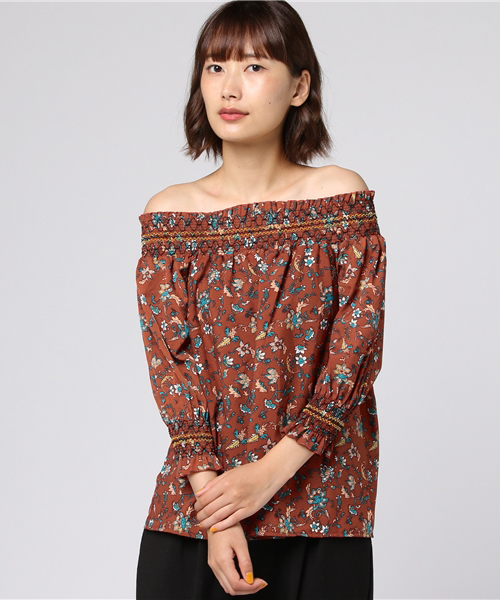 MERLOT（メルロー）の「オフショルボタニカルブラウス1106（シャツ/ブラウス・レディース・グリーン/ブラック/オレンジ/イエロー・FREE）」の11枚目の写真