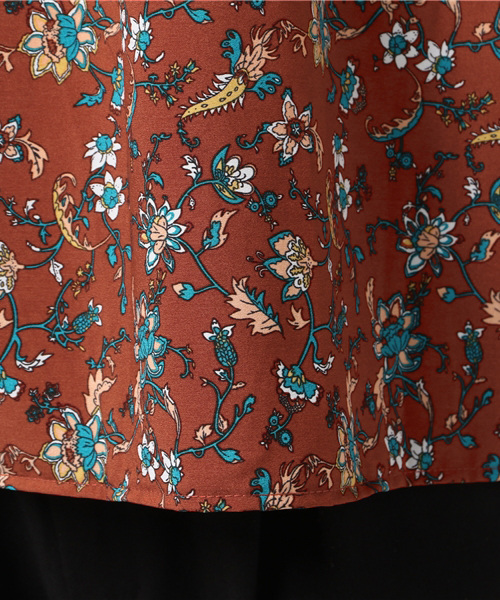 MERLOT（メルロー）の「オフショルボタニカルブラウス1106（シャツ/ブラウス・レディース・グリーン/ブラック/オレンジ/イエロー・FREE）」の5枚目の写真