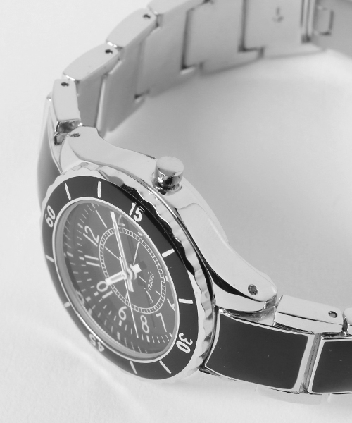 GeeRA（ジーラ）の「グラマラスデザインウォッチ（アナログ腕時計・レディース・ホワイト/ブラック・FREE）」の3枚目の写真