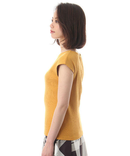 NATURAL BEAUTY BASIC(ナチュラルビューティーベーシック)の「コットンフライスプルオーバー(Tシャツ/カットソー・レディース・ホワイト系その他/ブラック/イエロー系その他・MEDIUM)」の4枚目の写真