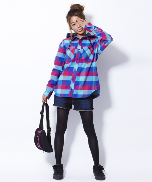 X-girl(エックスガール)の「JOHNNY SHORTS(デニムパンツ・レディース・ブラック/ダークインディゴブルー/ライトインディゴブルー・24inch/25inch/26inch/27inch)」の7枚目の写真