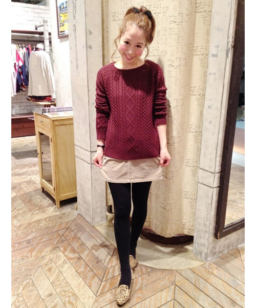 Chico（チコ）の「アラン編みニット（ニット/セーター・レディース・ホワイト/ピンクベージュ/ワインレッド/ブルー・FREE）」の4枚目の写真