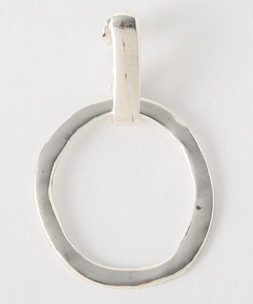 BEAUTY&YOUTH UNITED ARROWS（ビューティーアンドユースユナイテッドアローズ）の「＜VELATTI＞サークルピアス ο（ピアス（両耳用）・レディース・シルバー・FREE）」の2枚目の写真