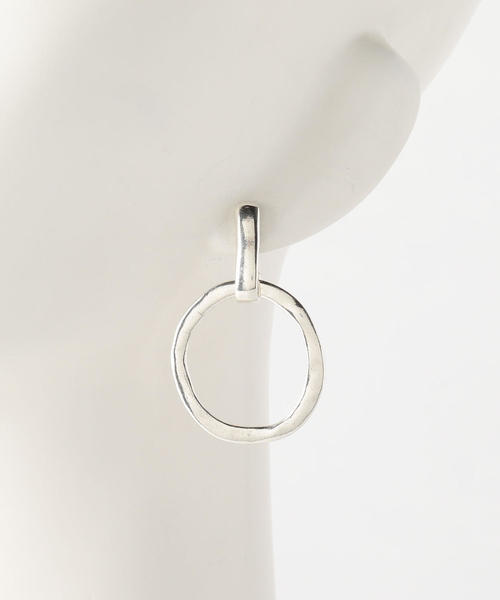 BEAUTY&YOUTH UNITED ARROWS（ビューティーアンドユースユナイテッドアローズ）の「＜VELATTI＞サークルピアス ο（ピアス（両耳用）・レディース・シルバー・FREE）」の7枚目の写真