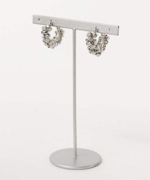 TONE SELECT GOODS（トーンセレクトグッズ）の「【marinaJEWELRY】SV925SF/square metal*wrapped hoop pierced earring（ピアス（両耳用）・レディース・シルバー・M）」の2枚目の写真