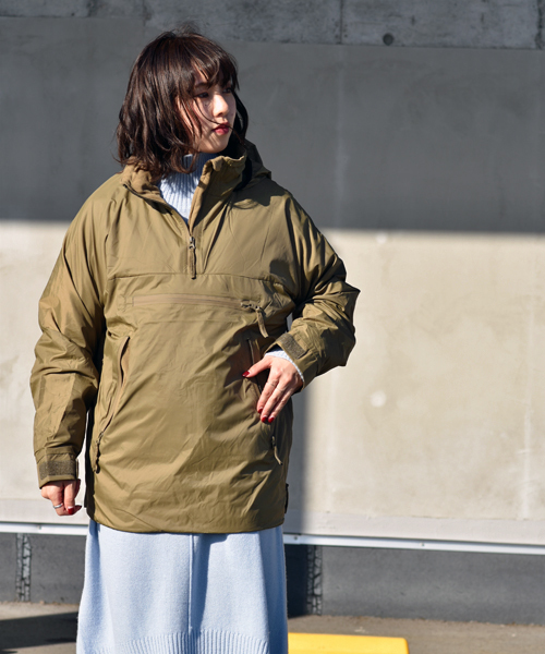 MILITARY（ミリタリー）の「【DEAD STOCK / デッドストック】UK MILITARY PCS THERMAL SMOCKS（ナイロンジャケット・メンズ・オリーブ・M/L/XL）」の6枚目の写真