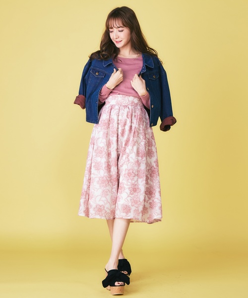 MIIA（ミーア）の「【関西コレクション2019 ニコル(KARA)さん着用】抜き襟配色デニムジャケット（デニムジャケット・レディース・インディゴブルー/ブルー・FREE）」の5枚目の写真